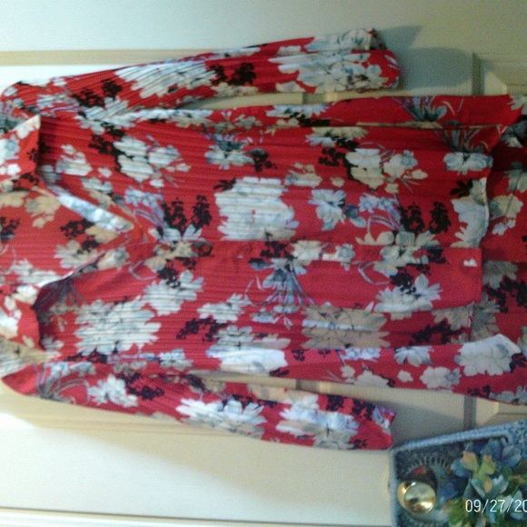 Valerie Stevens button down top. Size M - Picture 2 of 3